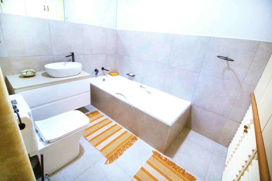 4 Bedroom Property for Sale in Paradise Beach Eastern Cape